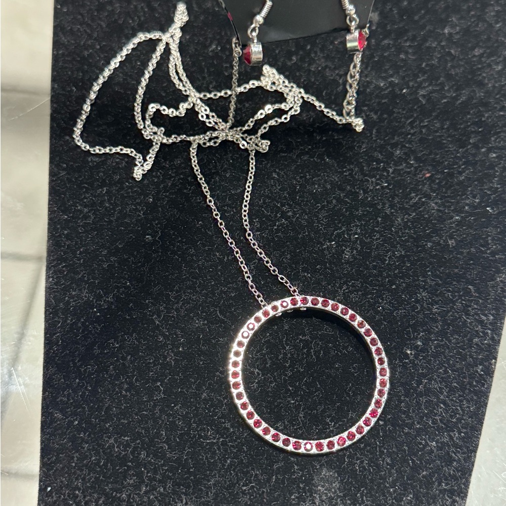 Elegant Silver and Red Circle Pendant Necklace
